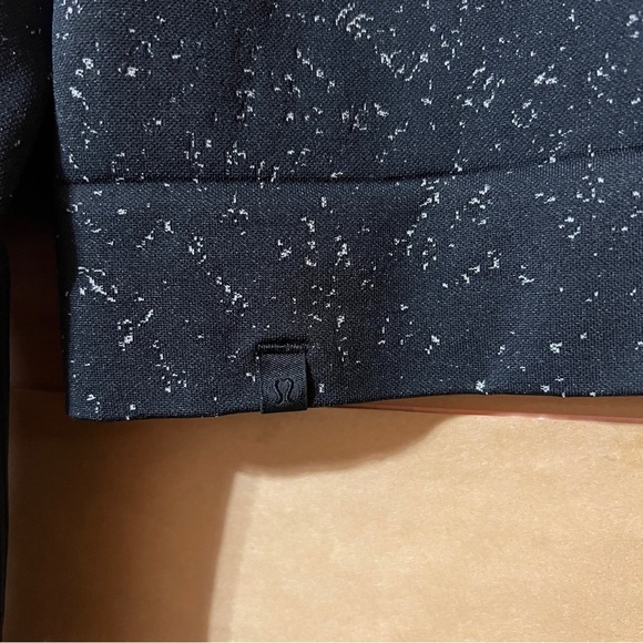 Lululemon | Rest Less Cropped 1/2 Zip Pullover Top Herringbone Fade Black Size 6 - Picture 10 of 10